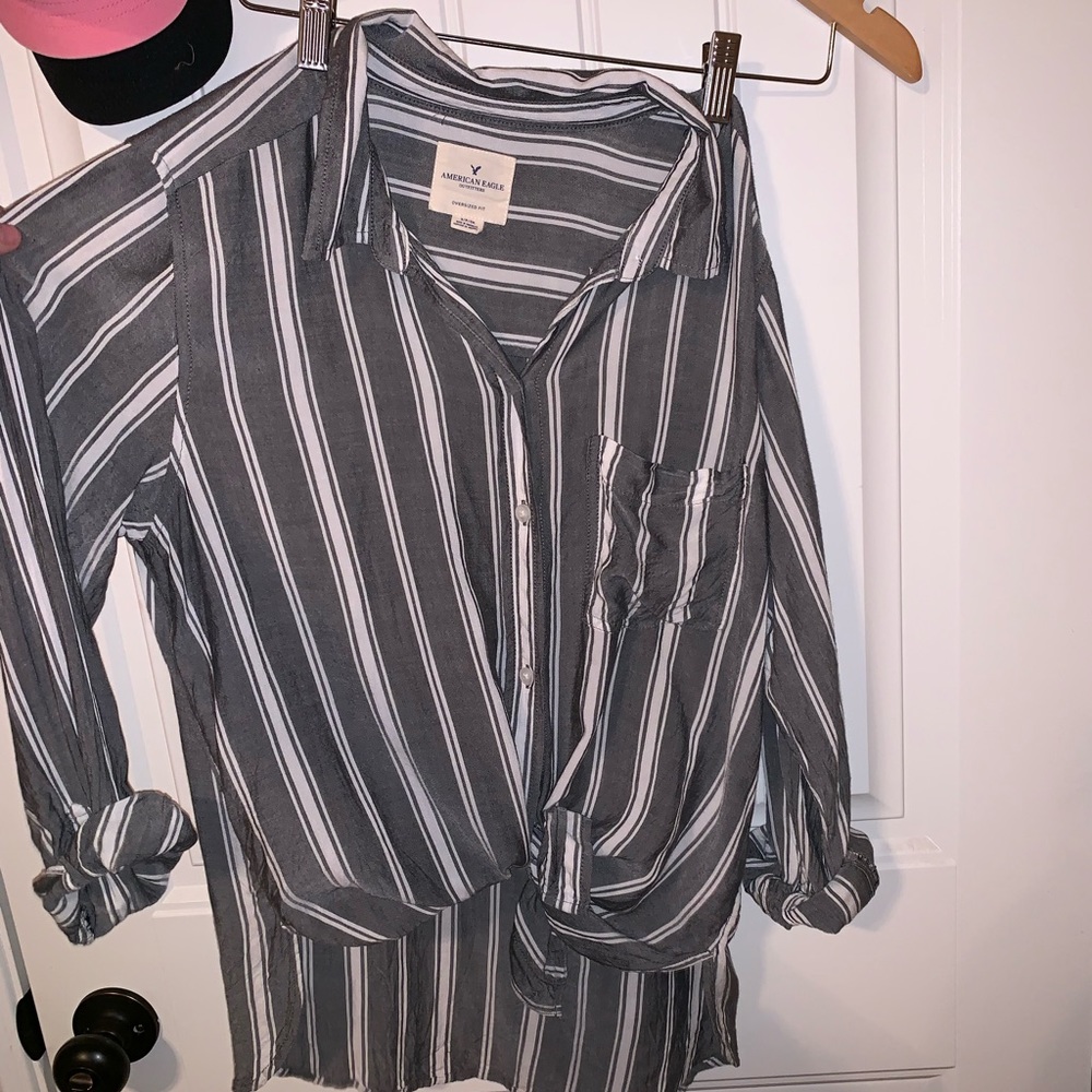 American eagle women’s button up